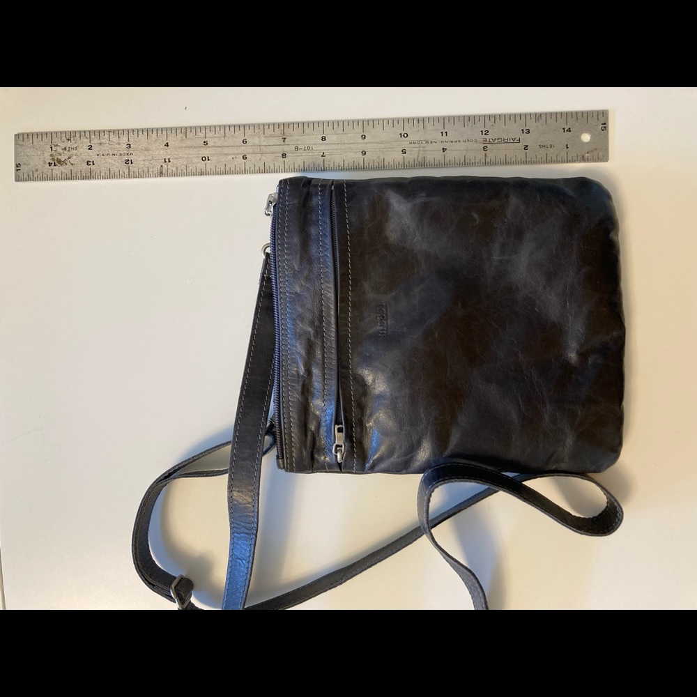 m0851 black leather crossbody zipper pouch bag